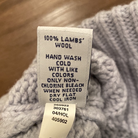 100% Lambs Wool Light Blue Winter Hat - GAP - Picture 3 of 3